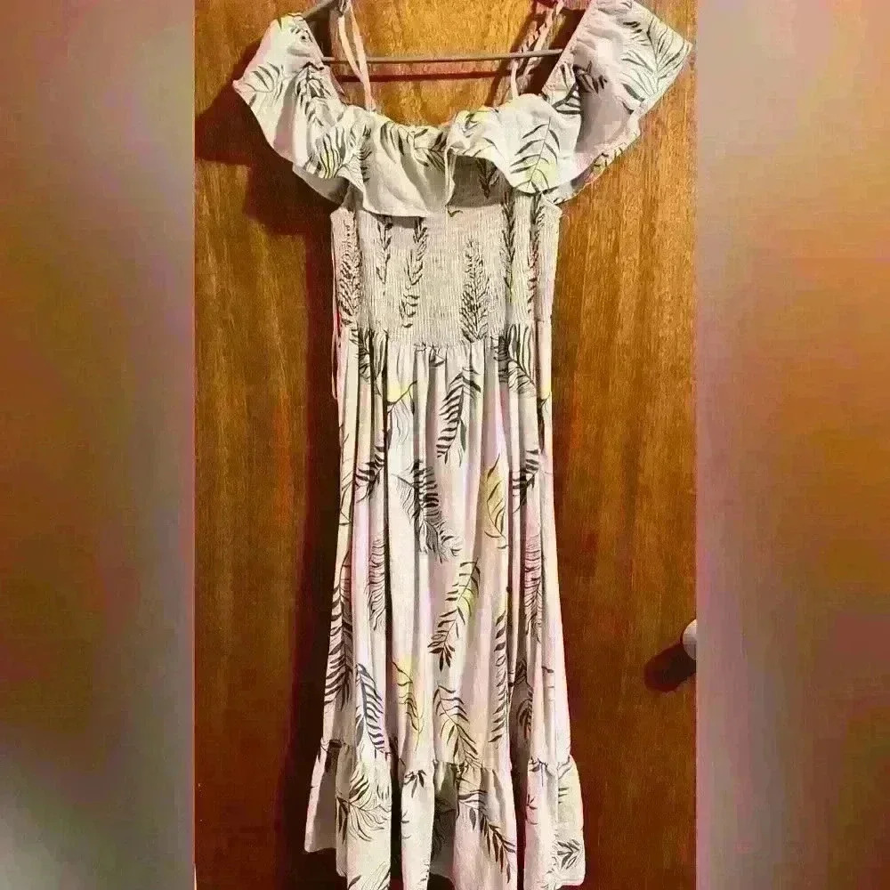 Light pinkish off the shoulder dress Medi style size M